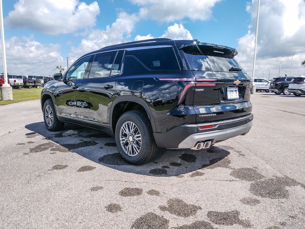 2026 Chevrolet Traverse — side profile view